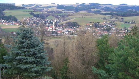 Blick vom Seisbühel (687 m) auf Krumbach, Bucklige Welt