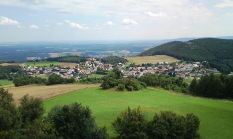 Bucklige Welt, Blick vom Gugelhupf auf Redlschlag